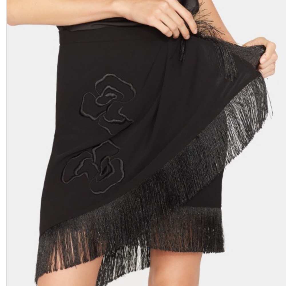 Style 2019 FLORAL EMBROIDERED WRAP FRINGE SKIRT